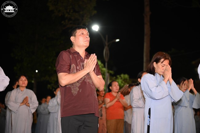 Prostrating the Names Avalokitesvara