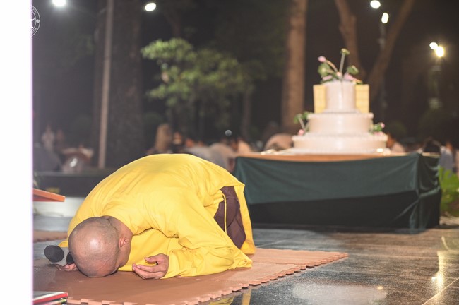 Prostrating the Names Avalokitesvara