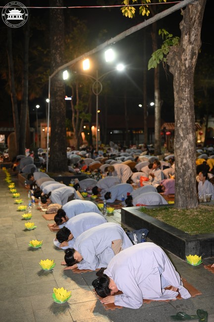 Prostrating the Names Avalokitesvara
