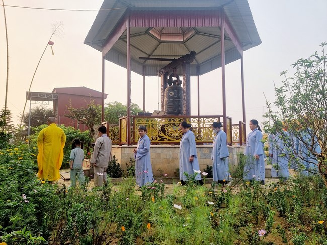 One - Day Practice at Dong Cao pagoda, Thanh Hoa