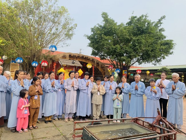 One - Day Practice at Dong Cao pagoda, Thanh Hoa