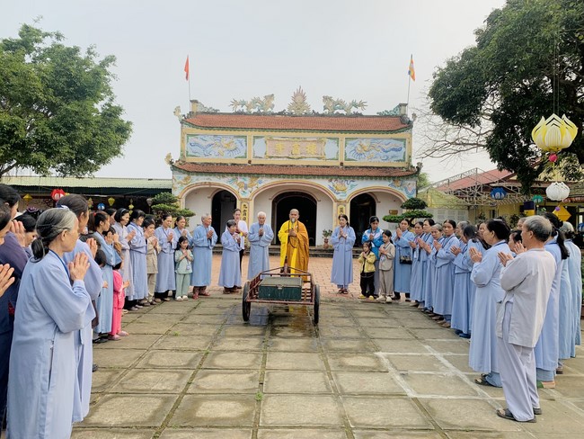 One - Day Practice at Dong Cao pagoda, Thanh Hoa