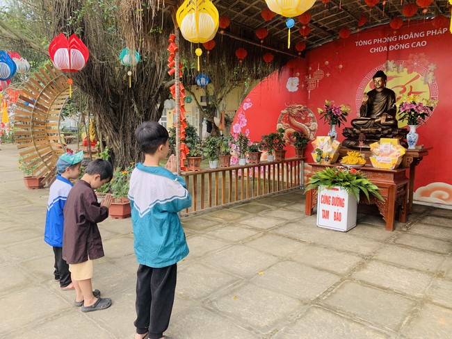 One - Day Practice at Dong Cao pagoda, Thanh Hoa