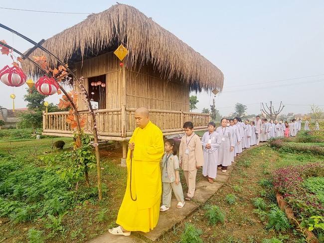 One - Day Practice at Dong Cao pagoda, Thanh Hoa