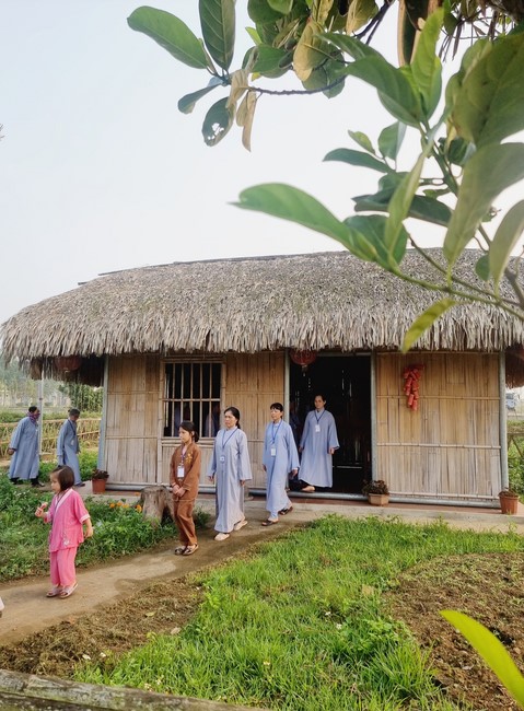 One - Day Practice at Dong Cao pagoda, Thanh Hoa