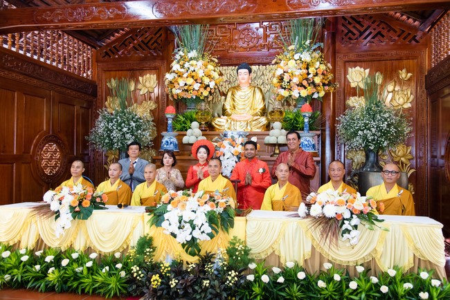 Wedding Ceremony at the pagoda