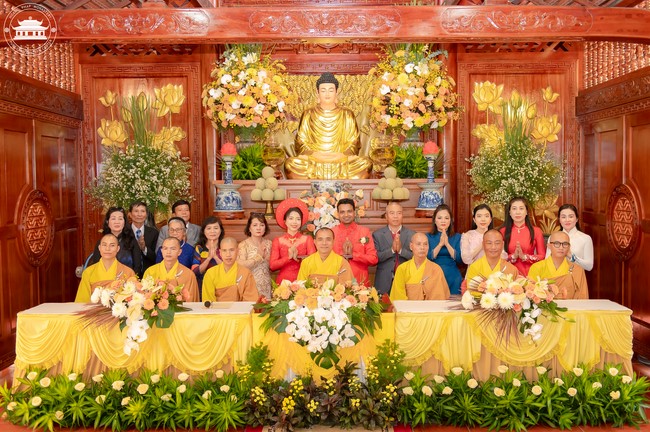 Wedding Ceremony at the pagoda