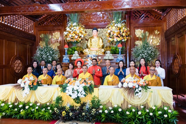 Wedding Ceremony at the pagoda