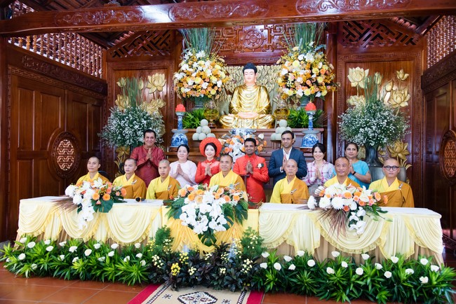 Wedding Ceremony at the pagoda