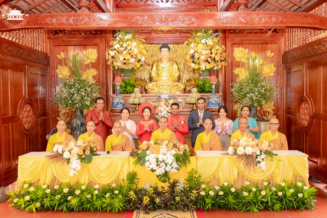 Wedding Ceremony at the pagoda