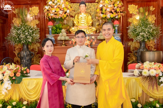 Wedding Ceremony at the pagoda