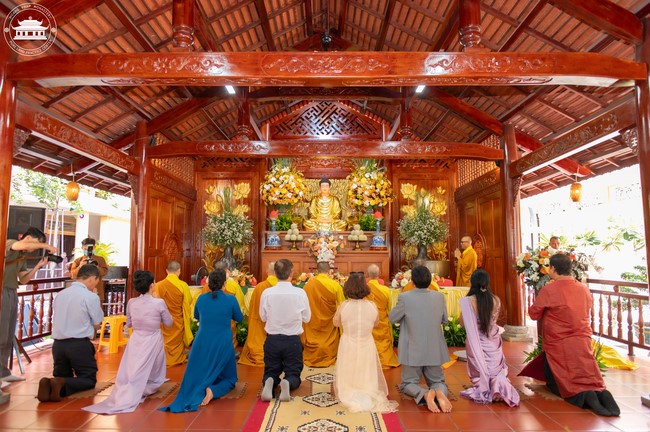 Wedding Ceremony at the pagoda