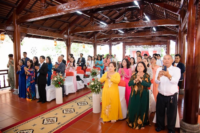 Wedding Ceremony at the pagoda