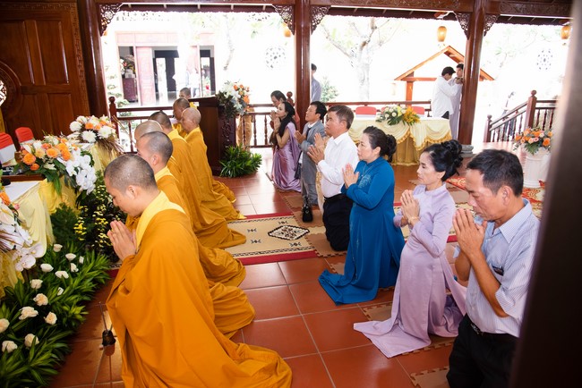 Wedding Ceremony at the pagoda