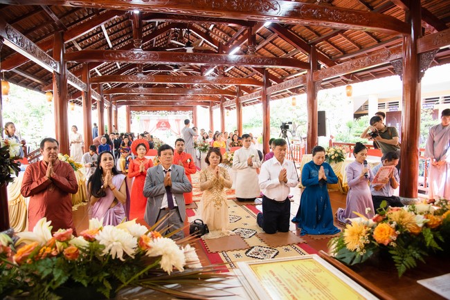 Wedding Ceremony at the pagoda