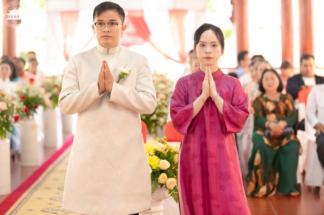 Wedding Ceremony at the pagoda
