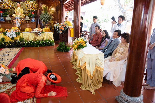 Wedding Ceremony at the pagoda