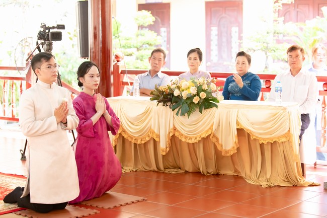 Wedding Ceremony at the pagoda