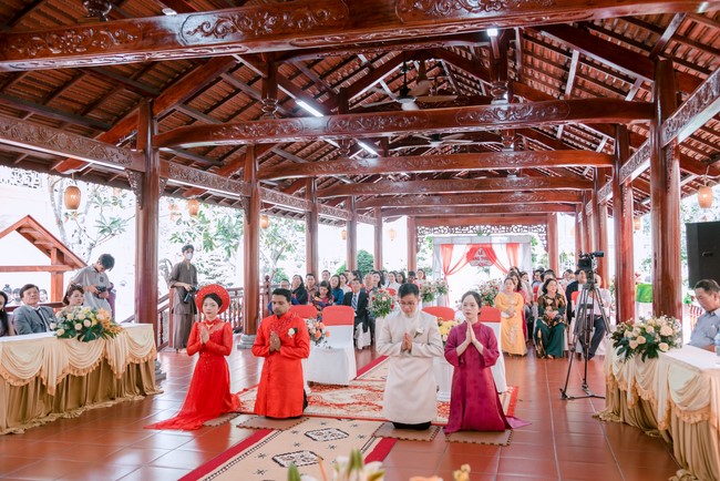 Wedding Ceremony at the pagoda