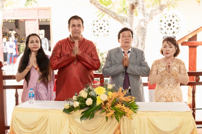 Wedding Ceremony at the pagoda