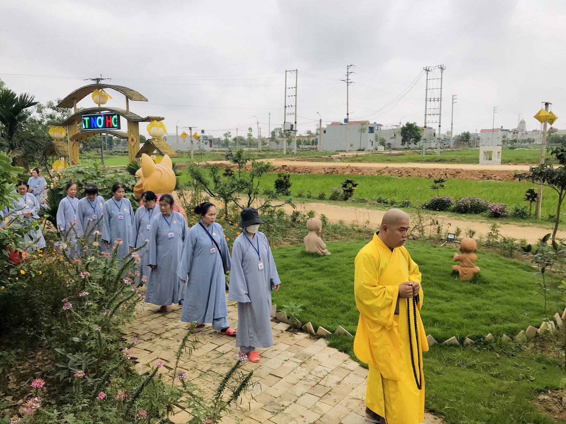 The 22nd Retreat “Learning the Practice as the Buddha Teachings” and a repentance ceremony at Dong Cao Pagoda, Thanh Hoa