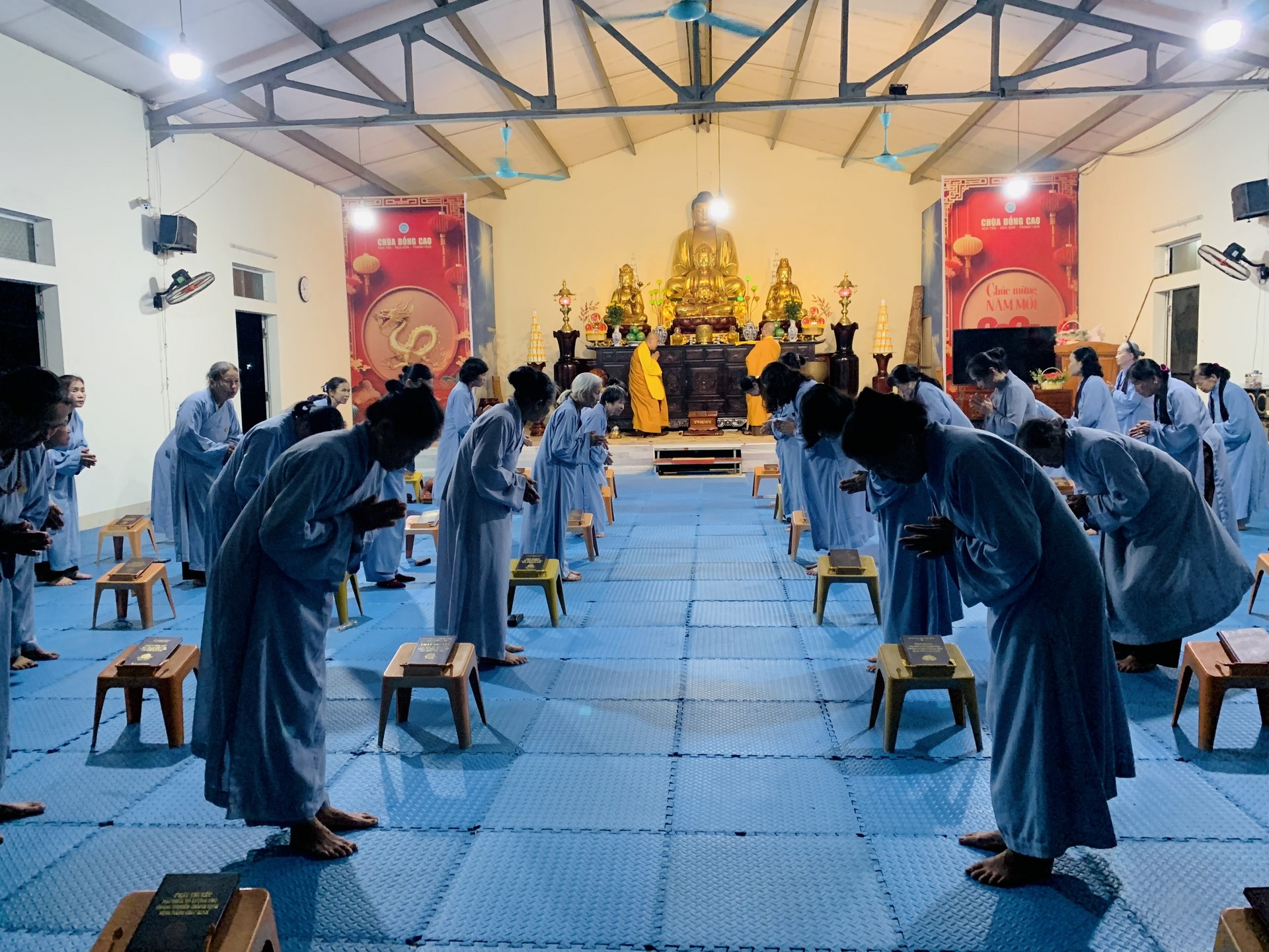 The 22nd Retreat “Learning the Practice as the Buddha Teachings” and a repentance ceremony at Dong Cao Pagoda, Thanh Hoa