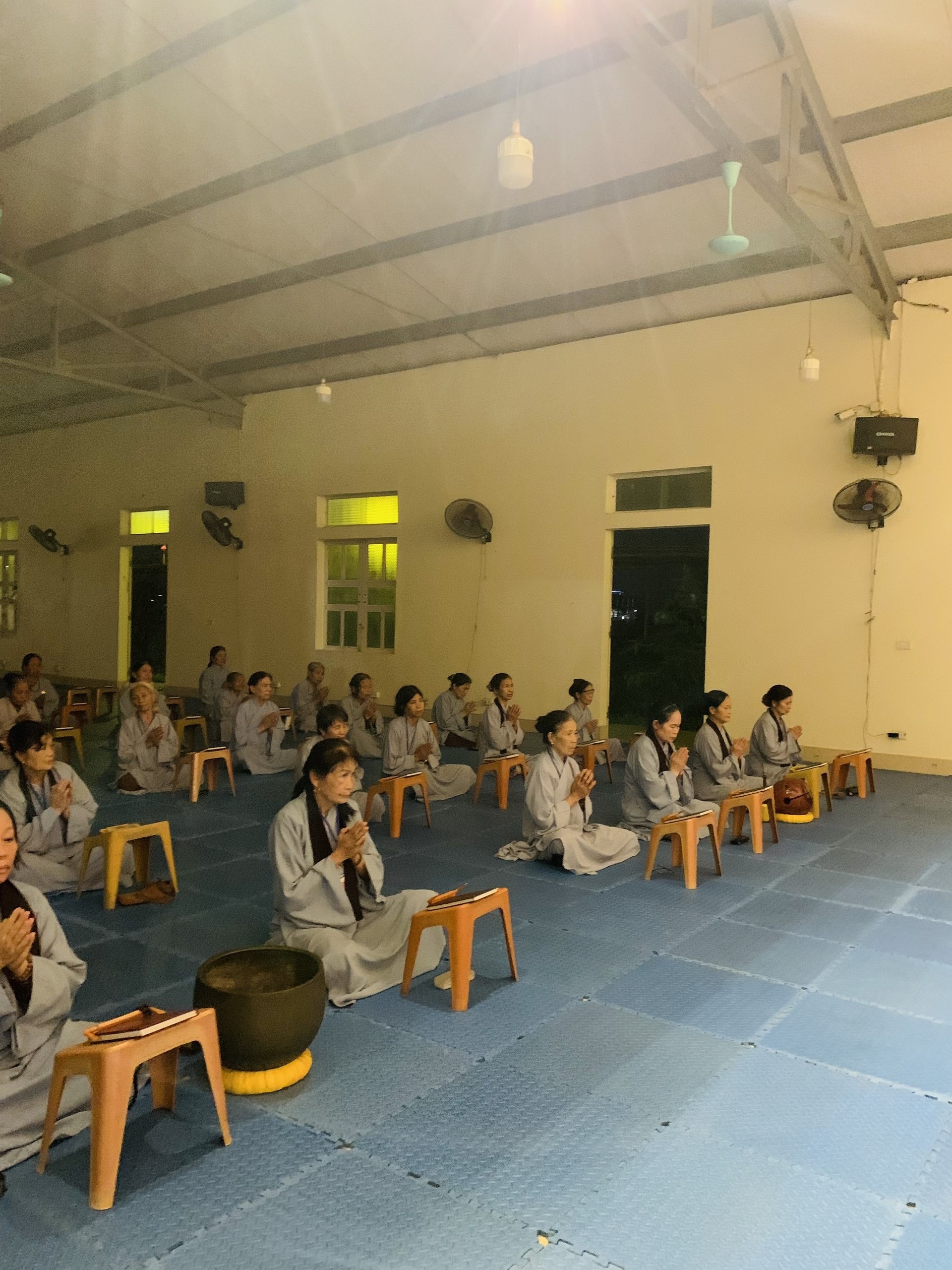 The 22nd Retreat “Learning the Practice as the Buddha Teachings” and a repentance ceremony at Dong Cao Pagoda, Thanh Hoa