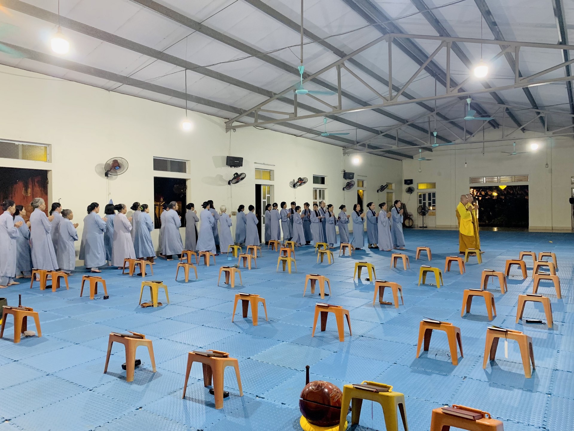 The 22nd Retreat “Learning the Practice as the Buddha Teachings” and a repentance ceremony at Dong Cao Pagoda, Thanh Hoa