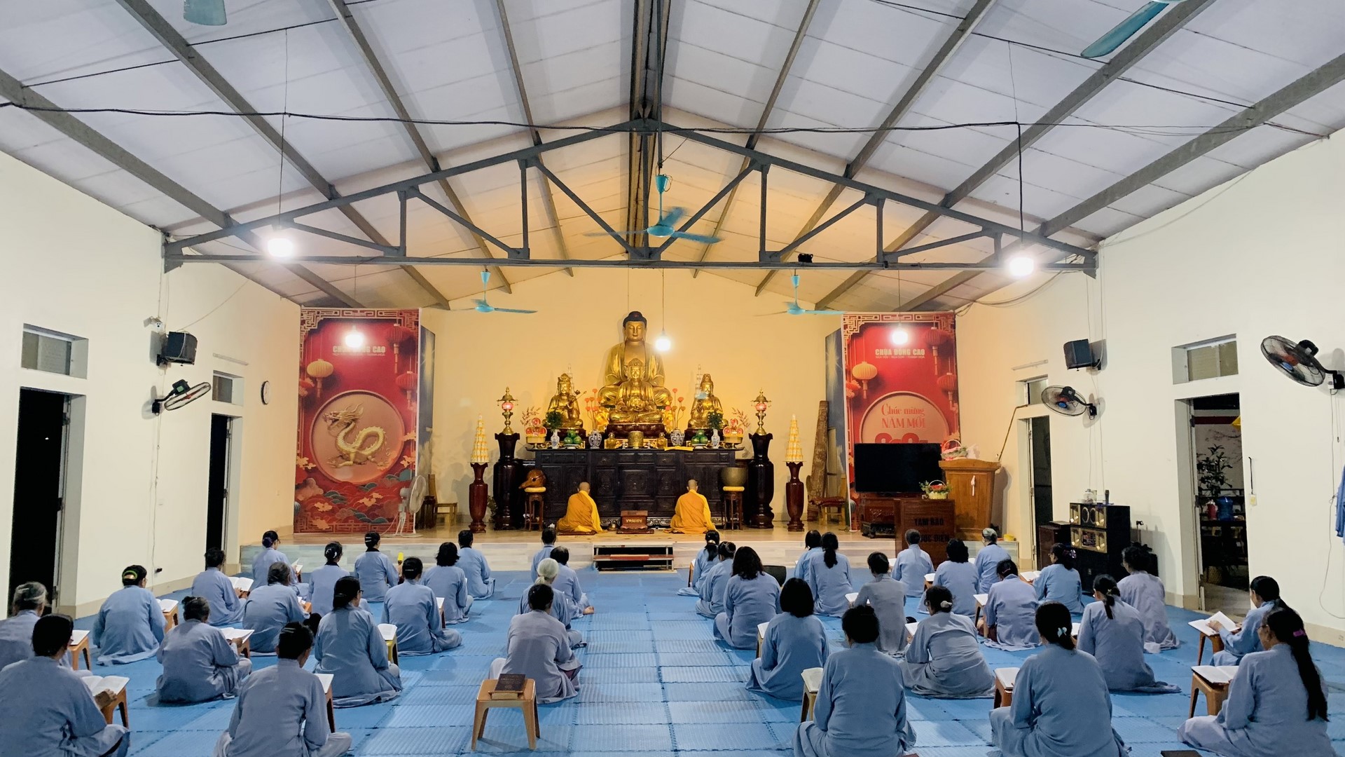 The 22nd Retreat “Learning the Practice as the Buddha Teachings” and a repentance ceremony at Dong Cao Pagoda, Thanh Hoa