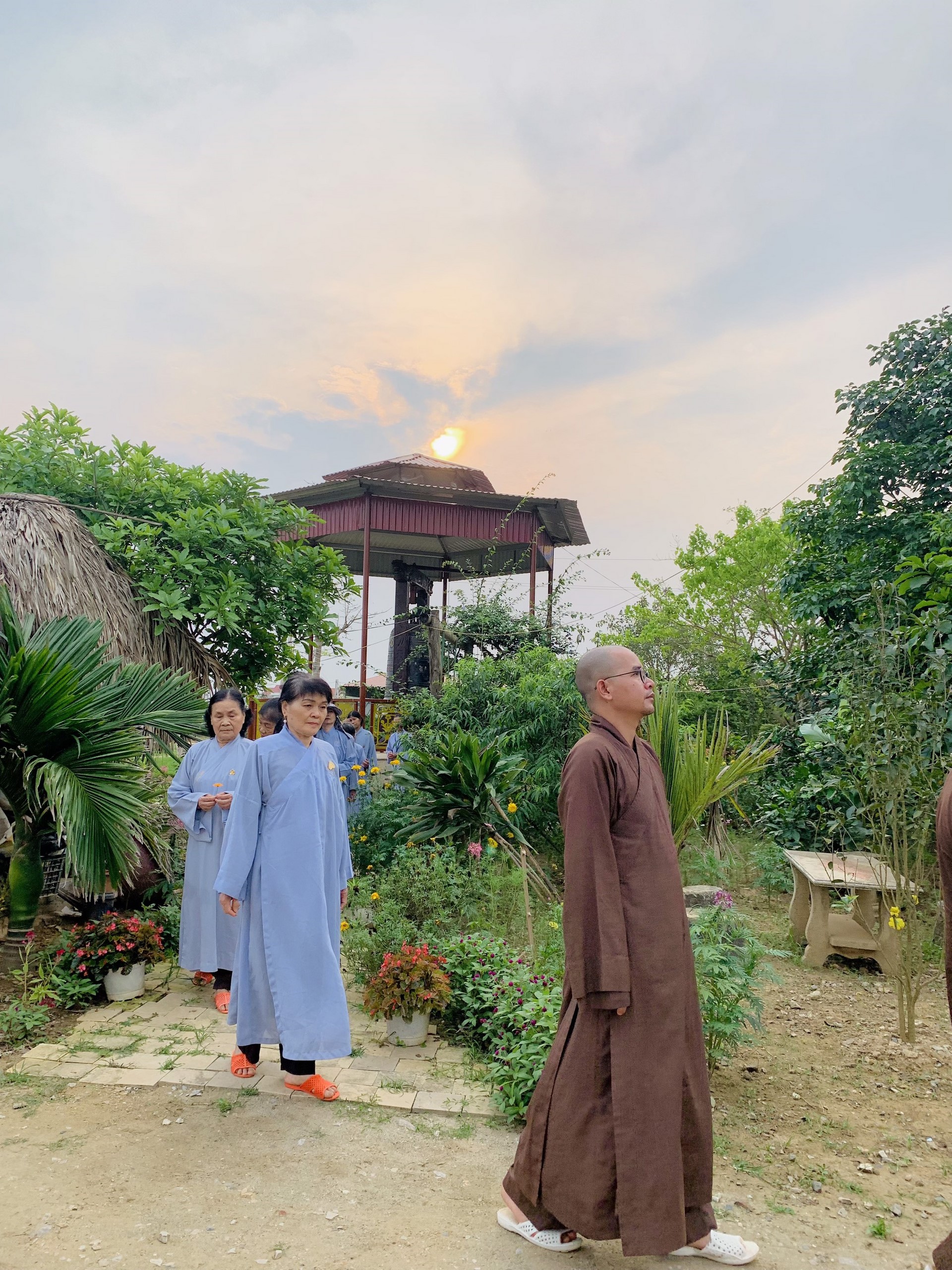 The 22nd Retreat “Learning the Practice as the Buddha Teachings” and a repentance ceremony at Dong Cao Pagoda, Thanh Hoa