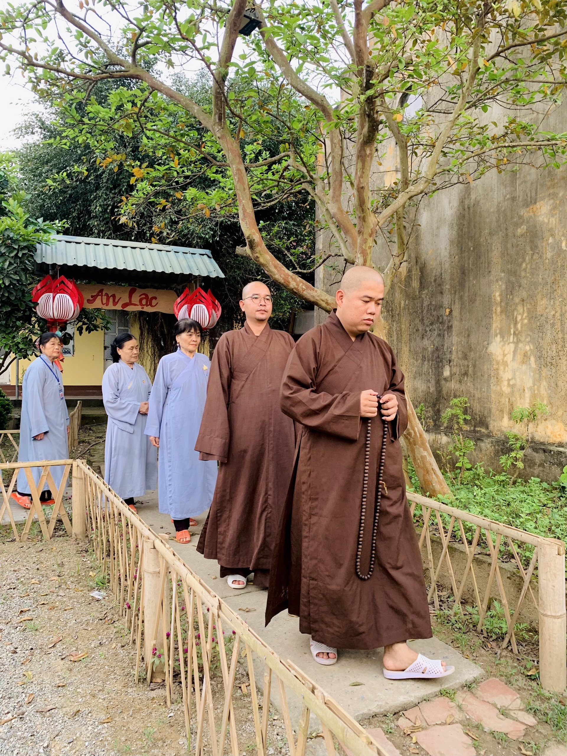 The 22nd Retreat “Learning the Practice as the Buddha Teachings” and a repentance ceremony at Dong Cao Pagoda, Thanh Hoa