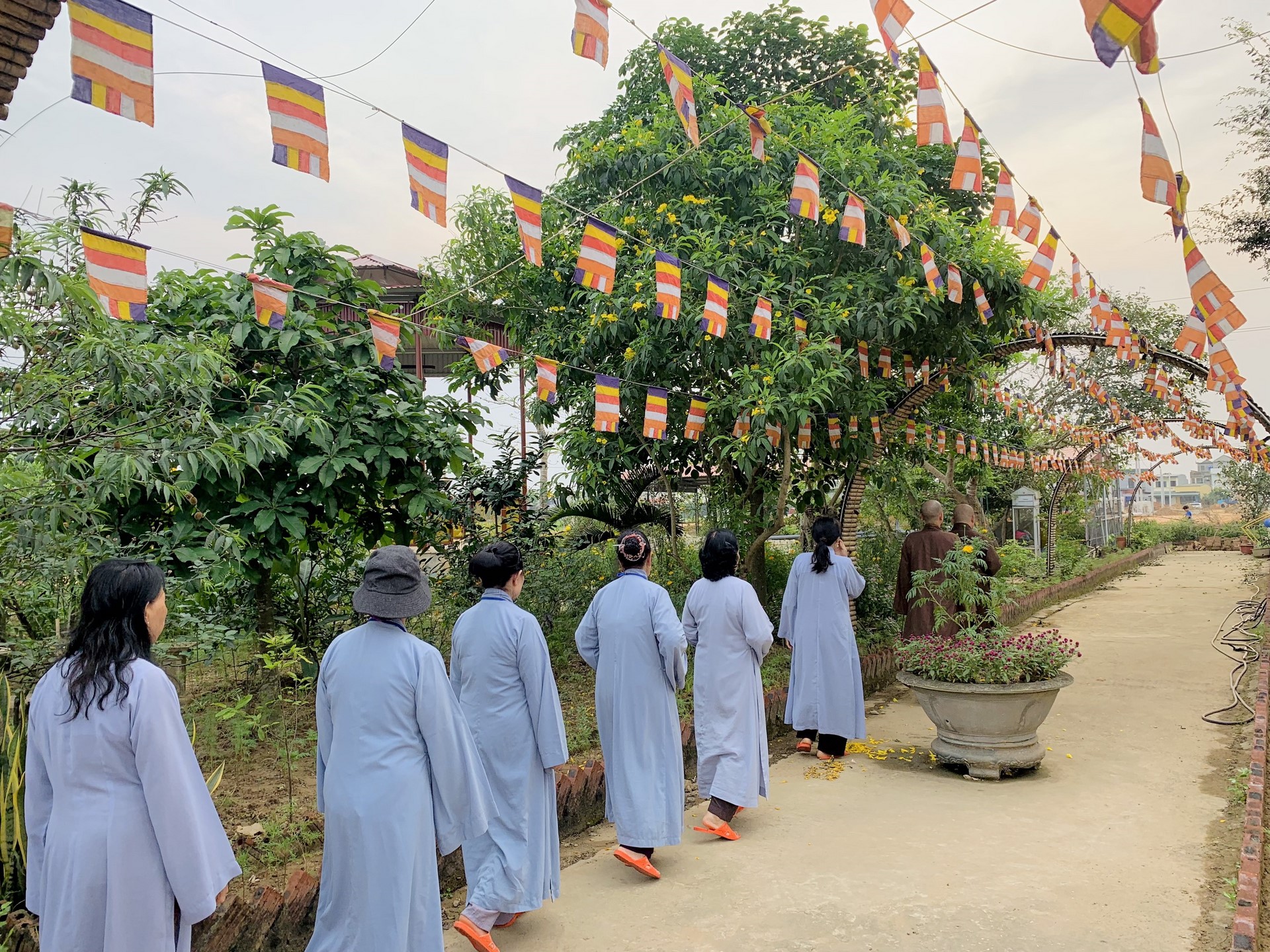 The 22nd Retreat “Learning the Practice as the Buddha Teachings” and a repentance ceremony at Dong Cao Pagoda, Thanh Hoa