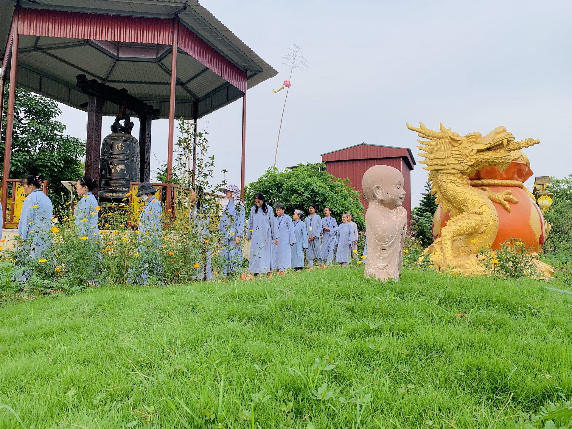 The 22nd Retreat “Learning the Practice as the Buddha Teachings” and a repentance ceremony at Dong Cao Pagoda, Thanh Hoa