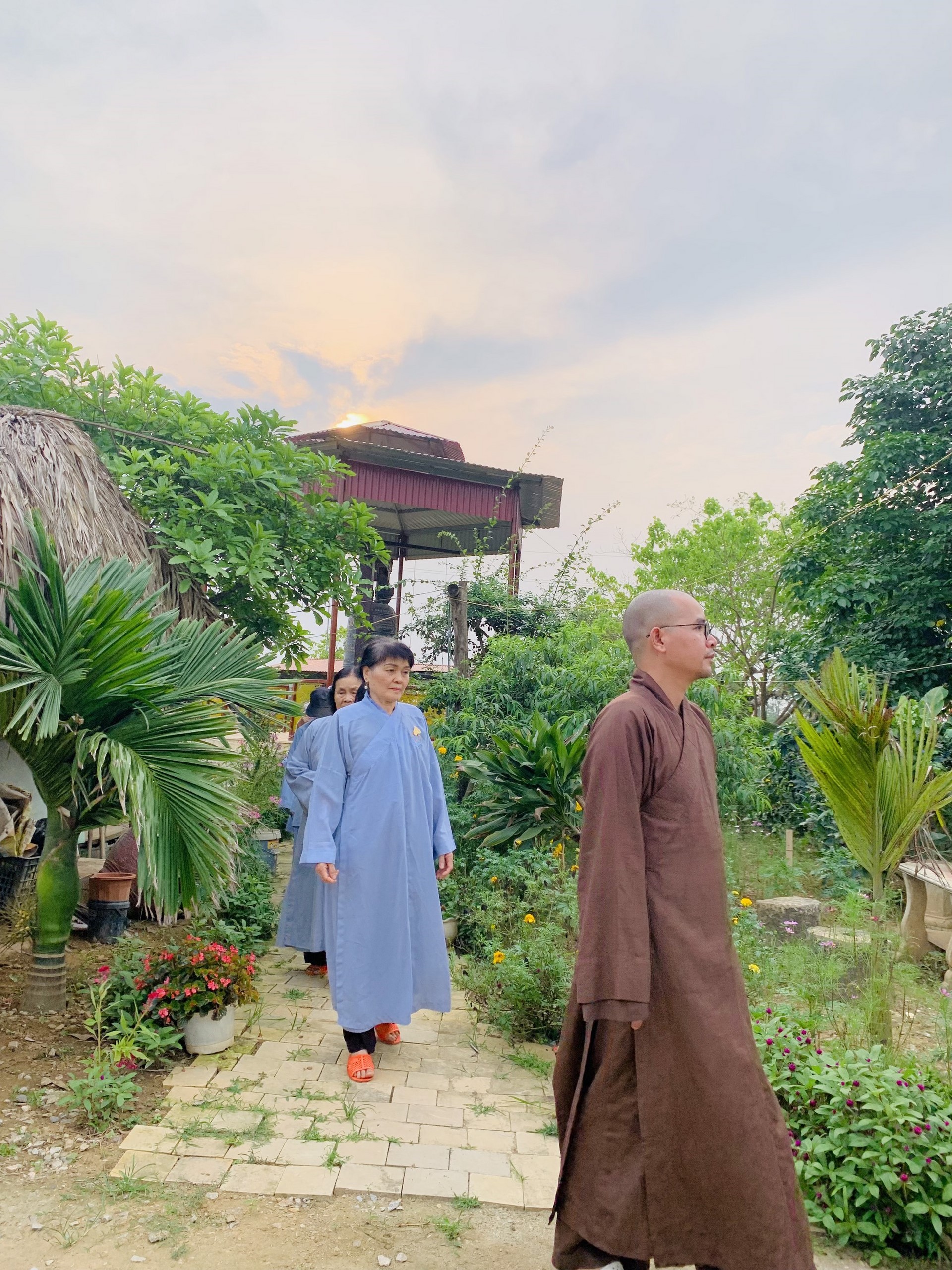 The 22nd Retreat “Learning the Practice as the Buddha Teachings” and a repentance ceremony at Dong Cao Pagoda, Thanh Hoa
