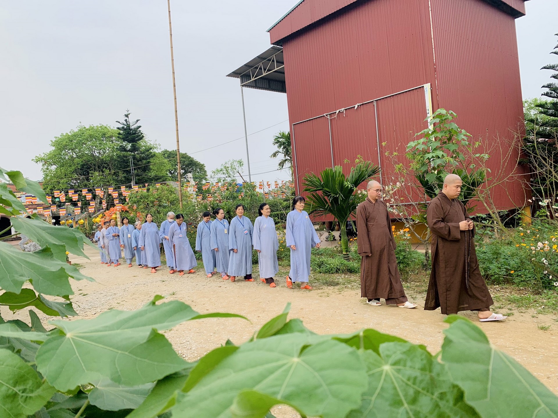 The 22nd Retreat “Learning the Practice as the Buddha Teachings” and a repentance ceremony at Dong Cao Pagoda, Thanh Hoa