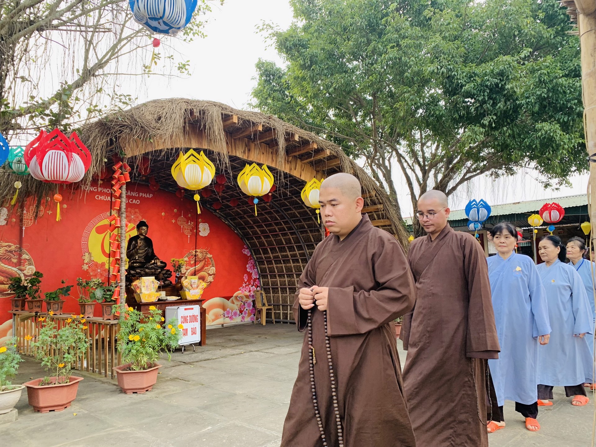 The 22nd Retreat “Learning the Practice as the Buddha Teachings” and a repentance ceremony at Dong Cao Pagoda, Thanh Hoa