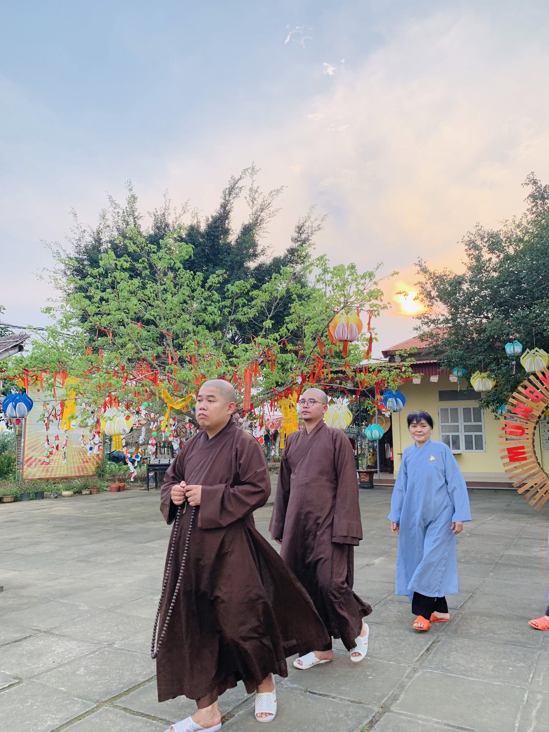 The 22nd Retreat “Learning the Practice as the Buddha Teachings” and a repentance ceremony at Dong Cao Pagoda, Thanh Hoa