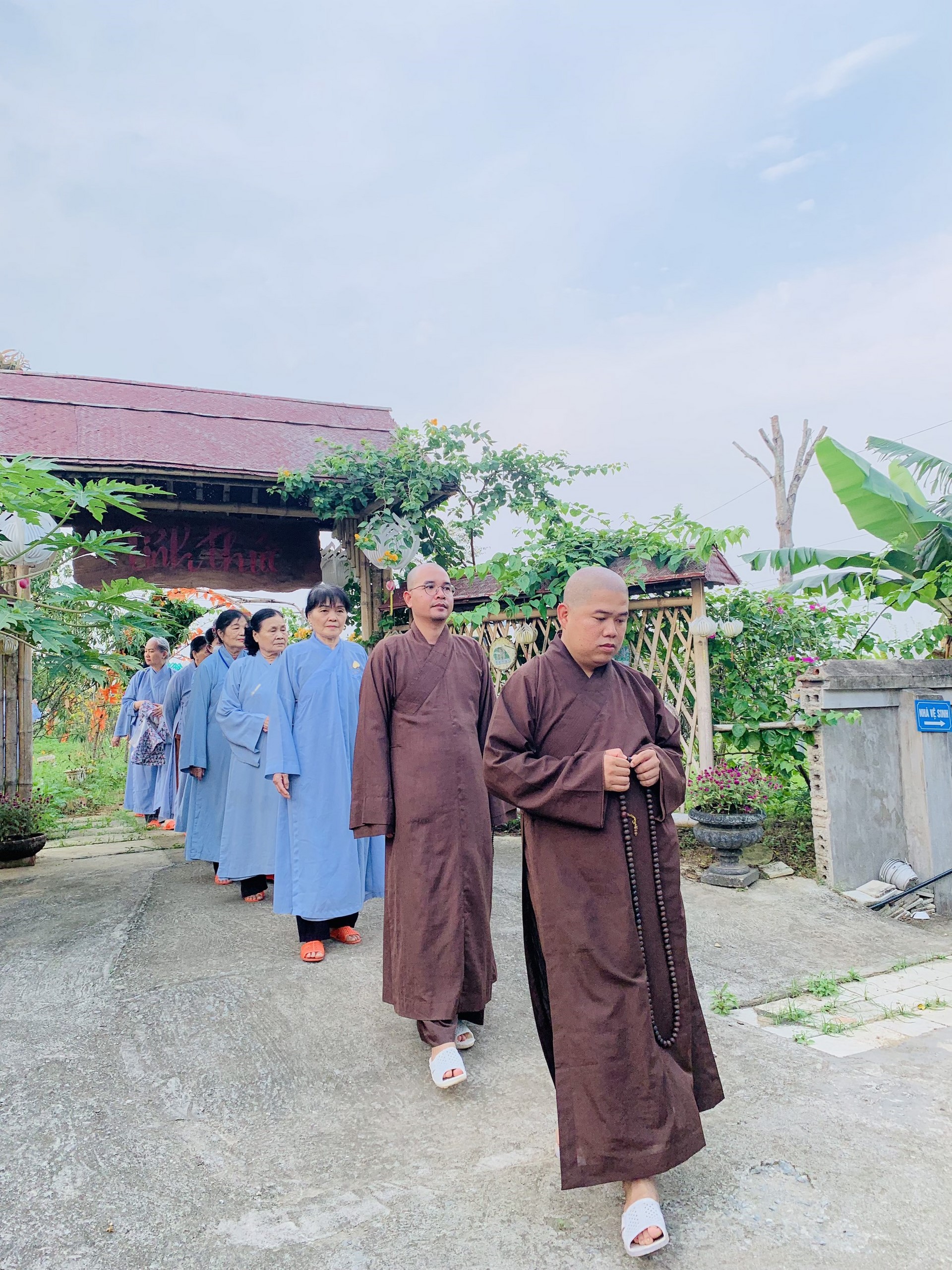 The 22nd Retreat “Learning the Practice as the Buddha Teachings” and a repentance ceremony at Dong Cao Pagoda, Thanh Hoa