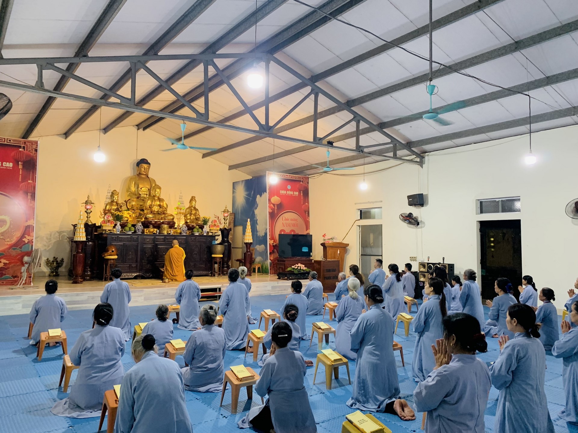 The 22nd Retreat “Learning the Practice as the Buddha Teachings” and a repentance ceremony at Dong Cao Pagoda, Thanh Hoa