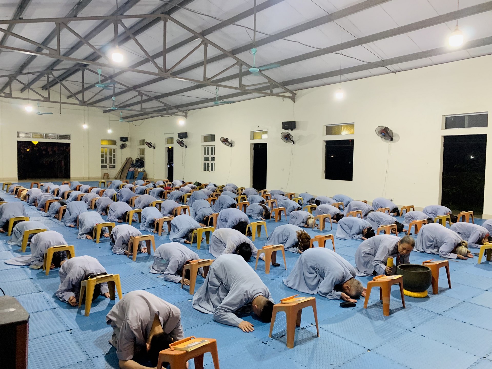 The 22nd Retreat “Learning the Practice as the Buddha Teachings” and a repentance ceremony at Dong Cao Pagoda, Thanh Hoa