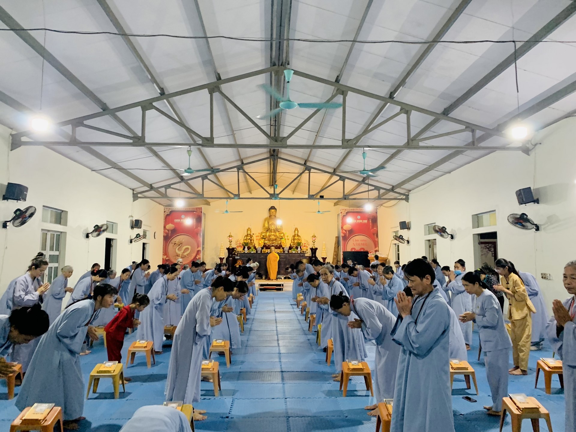 The 22nd Retreat “Learning the Practice as the Buddha Teachings” and a repentance ceremony at Dong Cao Pagoda, Thanh Hoa