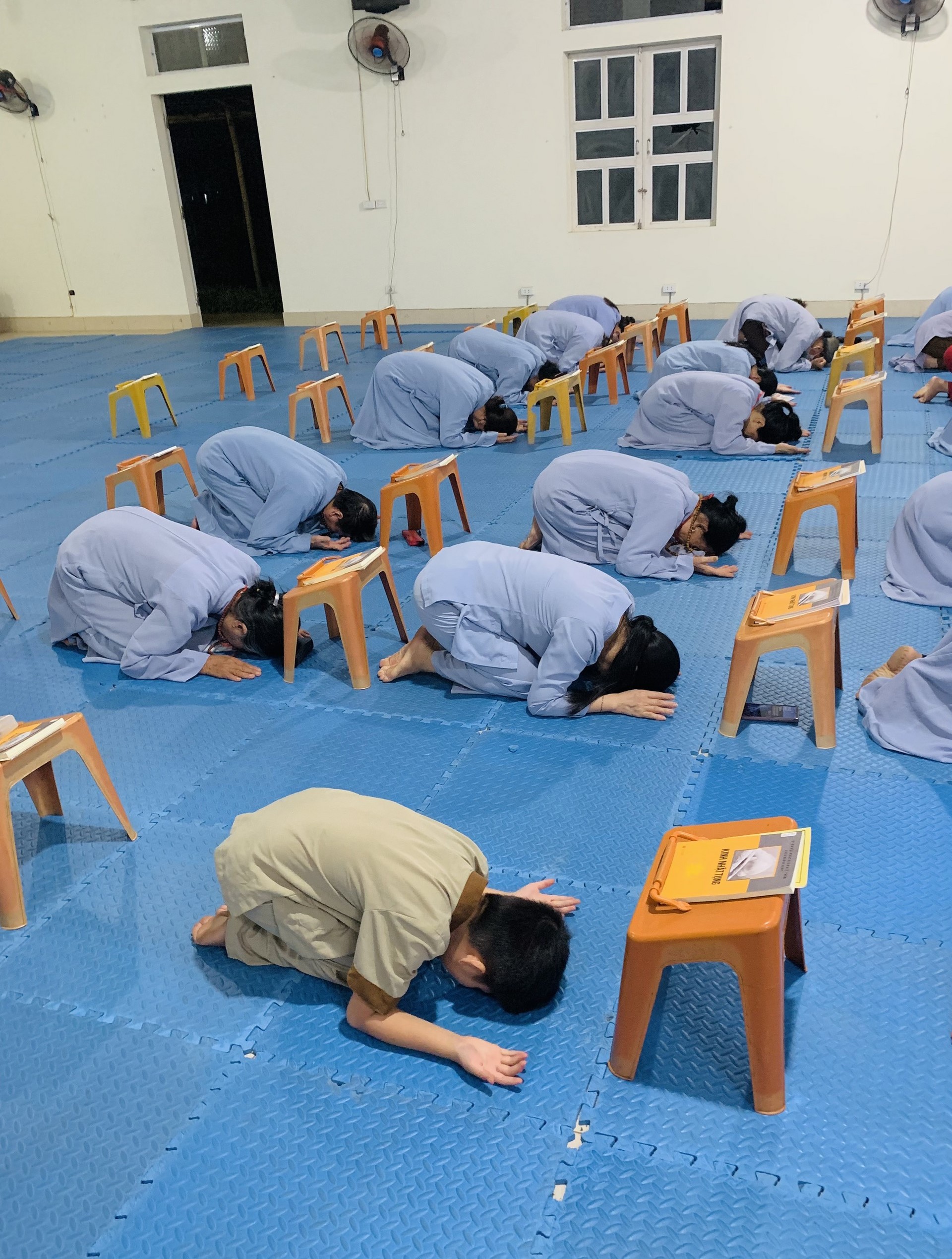 The 22nd Retreat “Learning the Practice as the Buddha Teachings” and a repentance ceremony at Dong Cao Pagoda, Thanh Hoa