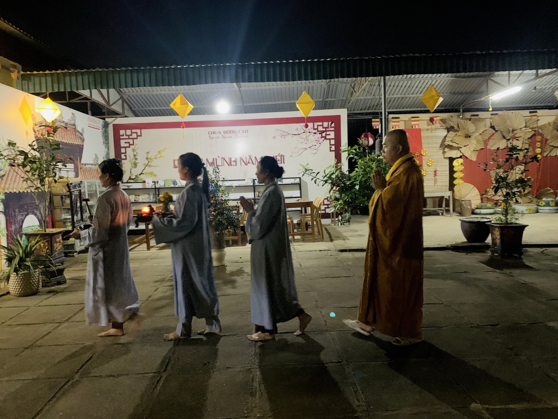 The 22nd Retreat “Learning the Practice as the Buddha Teachings” and a repentance ceremony at Dong Cao Pagoda, Thanh Hoa