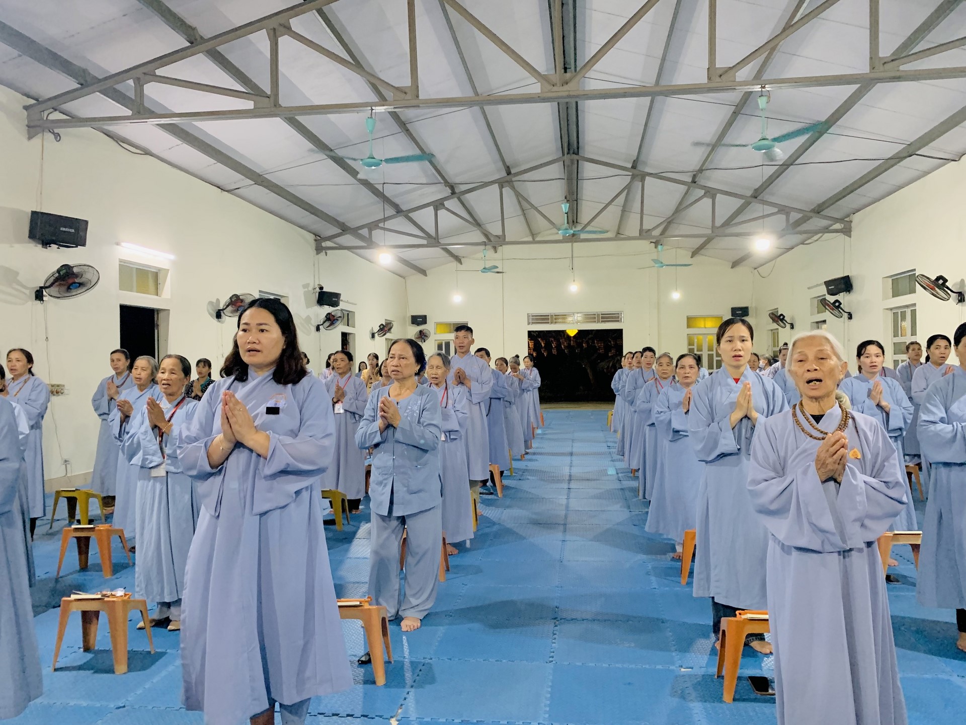 The 22nd Retreat “Learning the Practice as the Buddha Teachings” and a repentance ceremony at Dong Cao Pagoda, Thanh Hoa