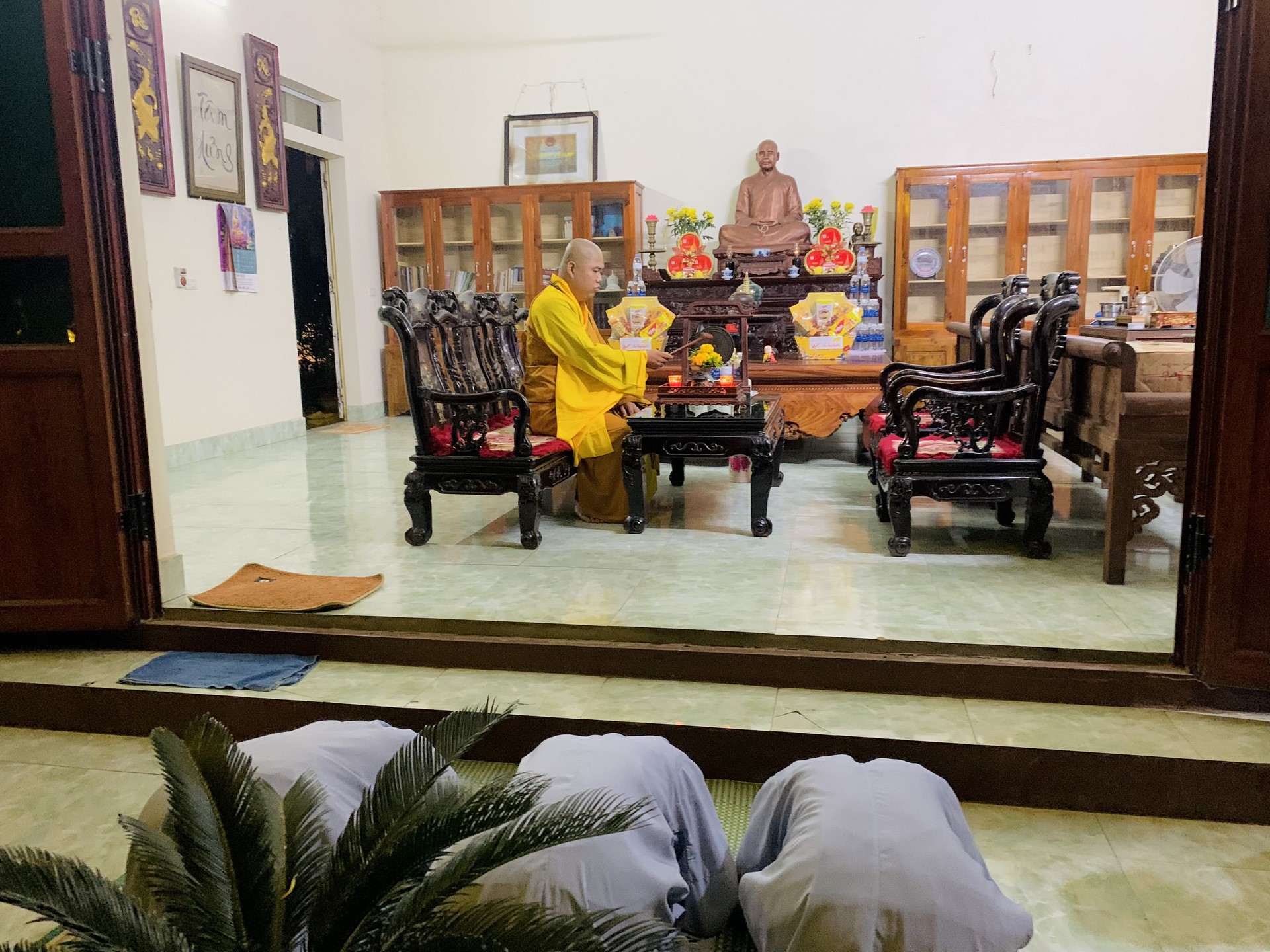The 22nd Retreat “Learning the Practice as the Buddha Teachings” and a repentance ceremony at Dong Cao Pagoda, Thanh Hoa