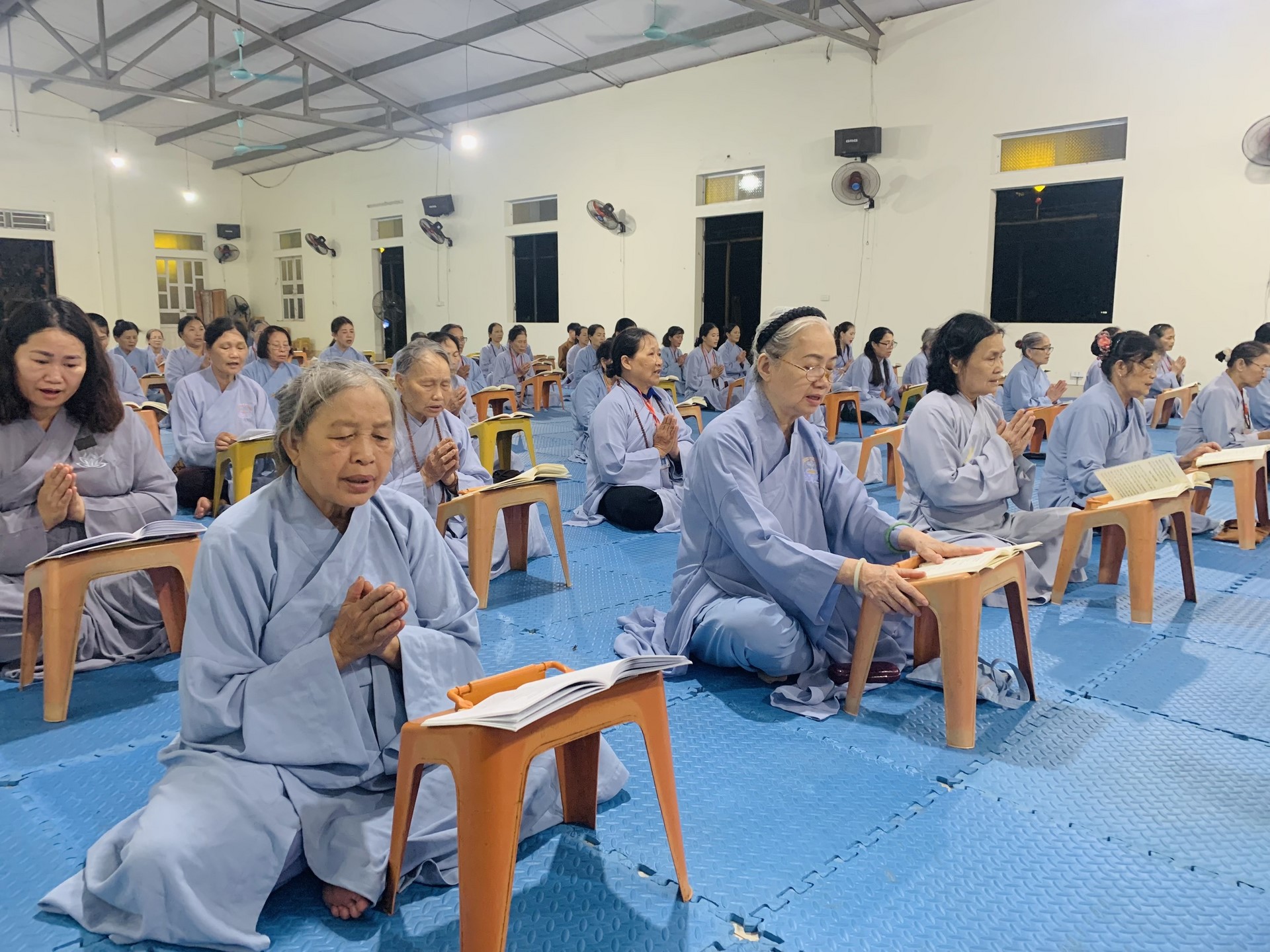 The 22nd Retreat “Learning the Practice as the Buddha Teachings” and a repentance ceremony at Dong Cao Pagoda, Thanh Hoa