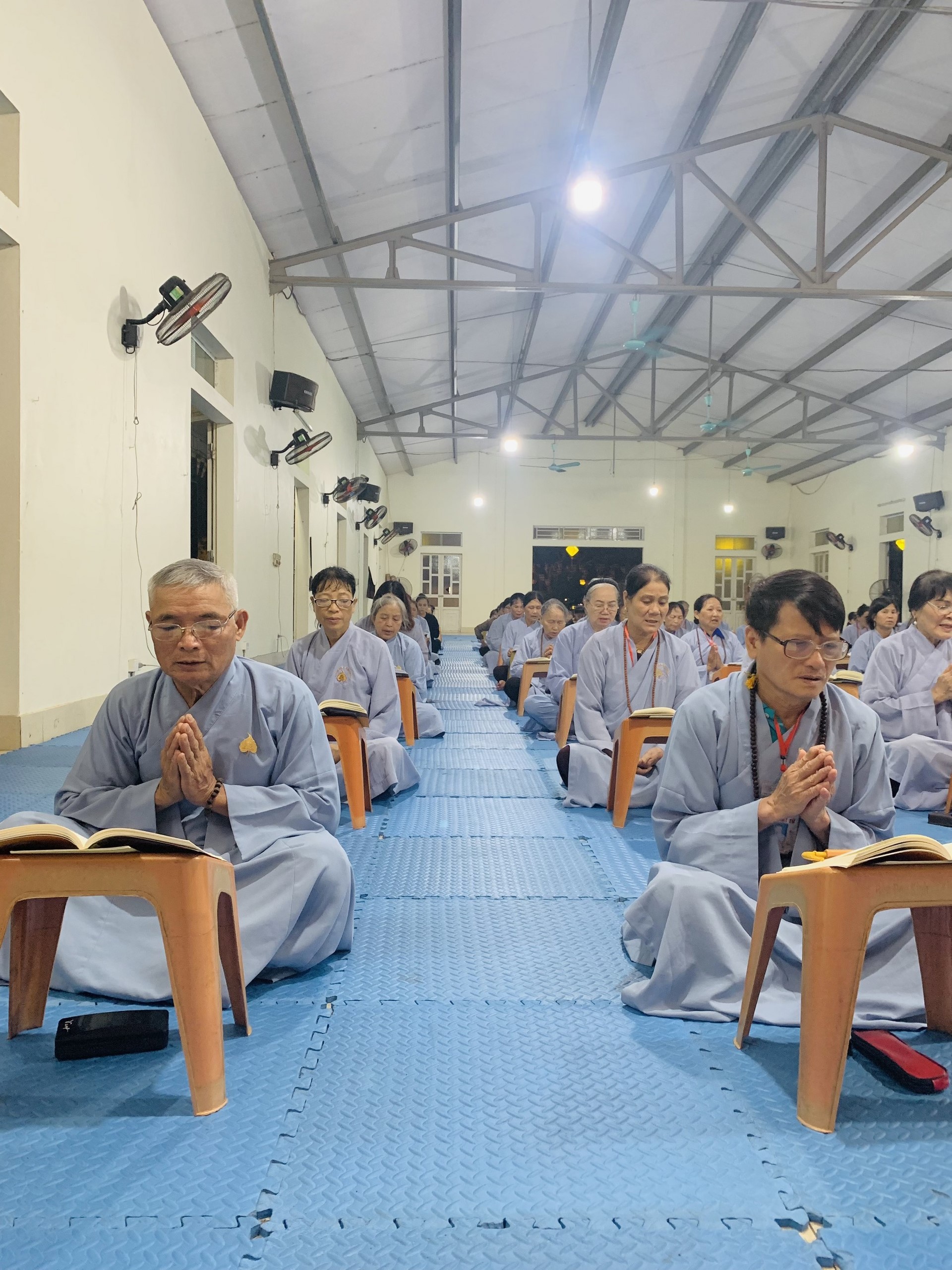The 22nd Retreat “Learning the Practice as the Buddha Teachings” and a repentance ceremony at Dong Cao Pagoda, Thanh Hoa
