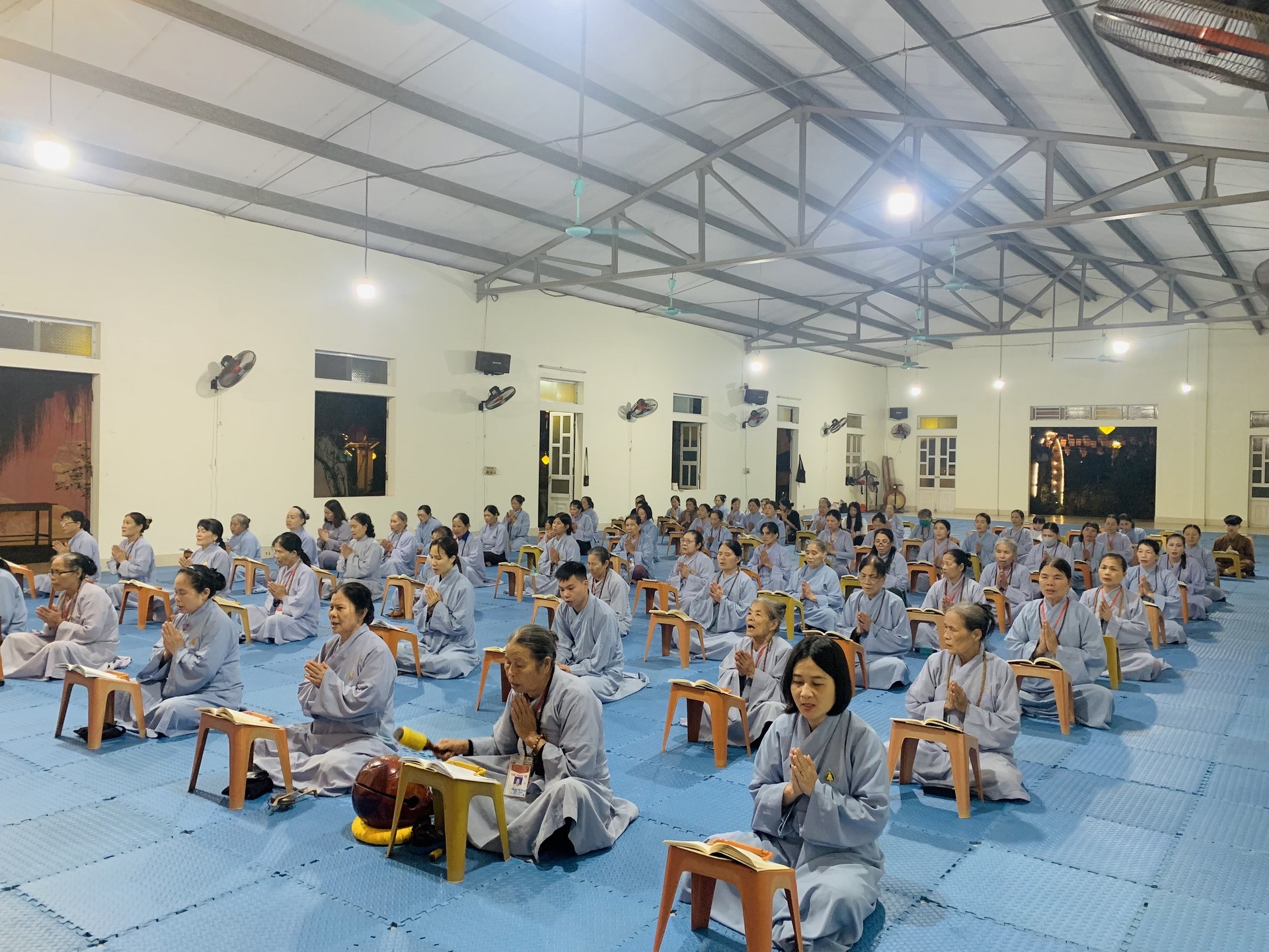 The 22nd Retreat “Learning the Practice as the Buddha Teachings” and a repentance ceremony at Dong Cao Pagoda, Thanh Hoa