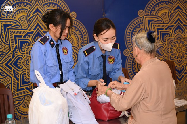 Entering into the 102nd Seven-Day Retreat