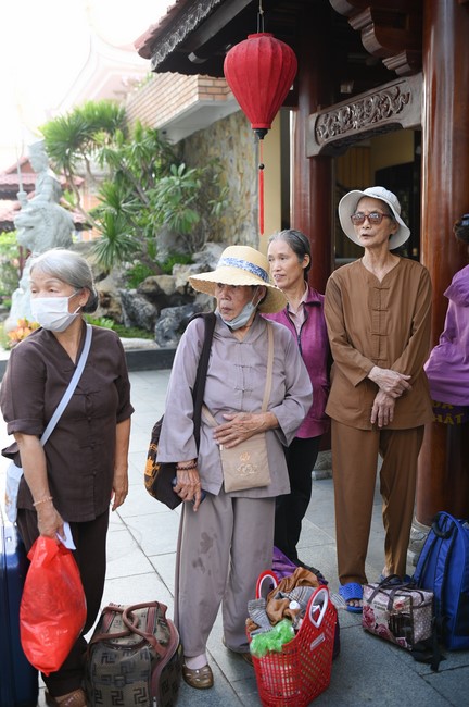 Entering into the 102nd Seven-Day Retreat